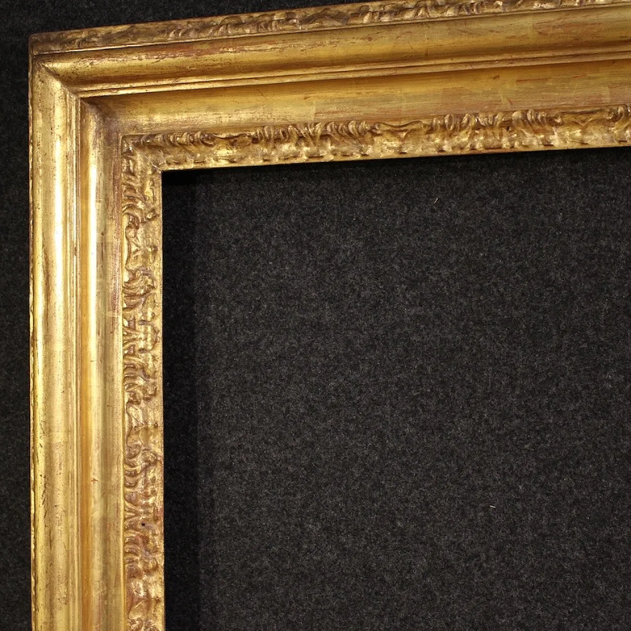 Large 20th century gilt frame 3