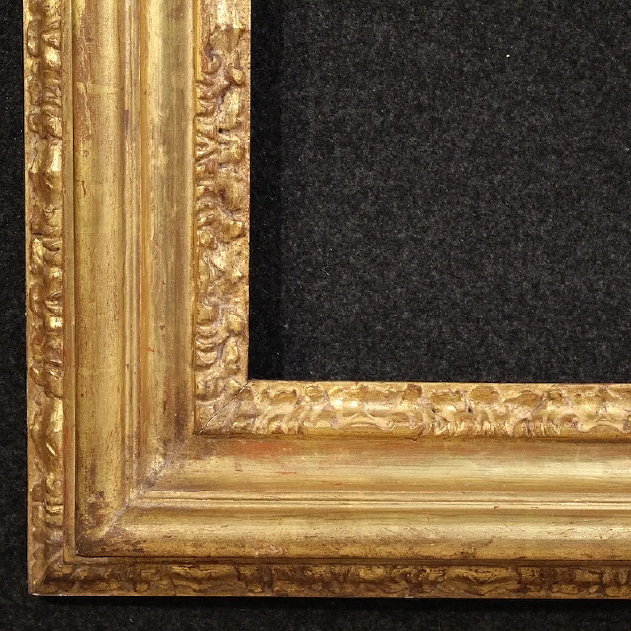 Large 20th century gilt frame 5