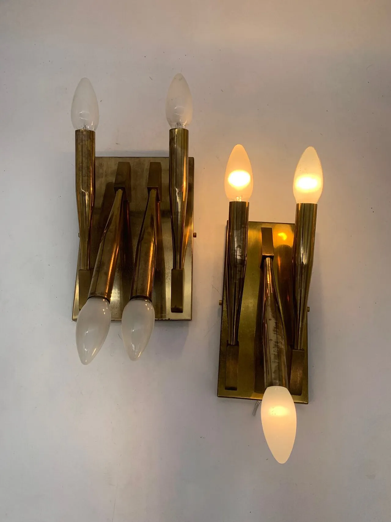 Coppia di applique da parete in ottone di Gio Ponti, anni '70 1