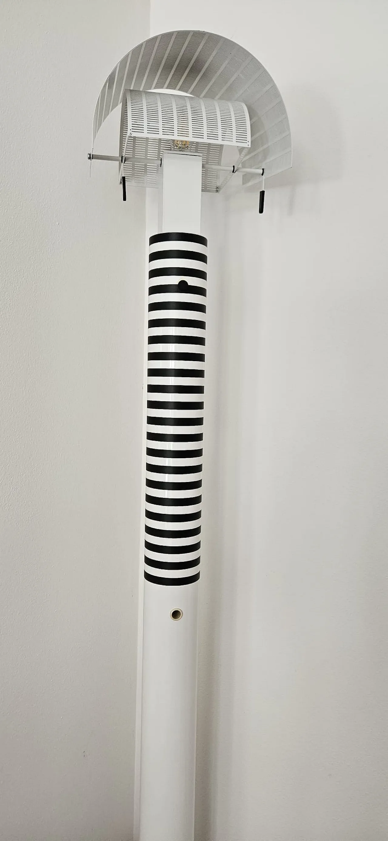 Lampada da terra postmoderna a strisce, anni '90 9