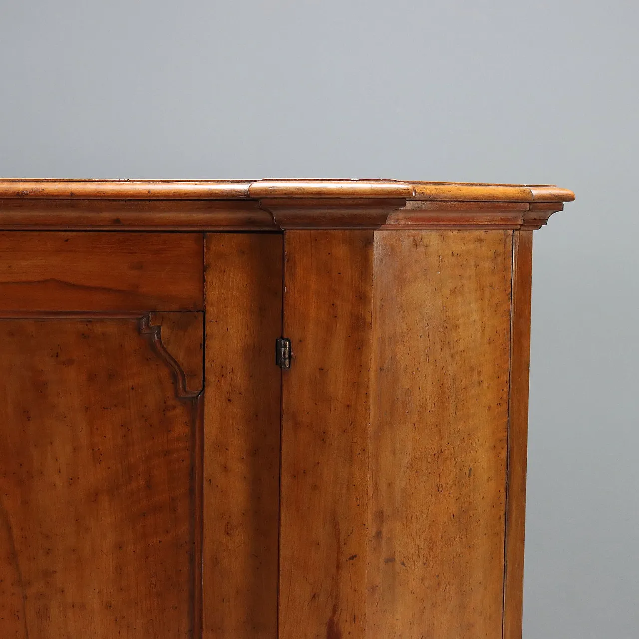 Baroque notched sideboard in walnut, 18th century 8