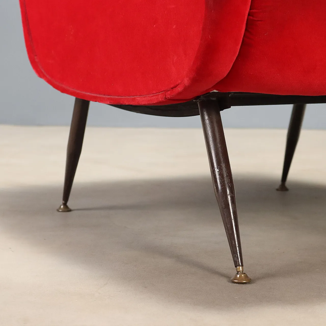 Poltrona in velluto rosso, anni '60 7