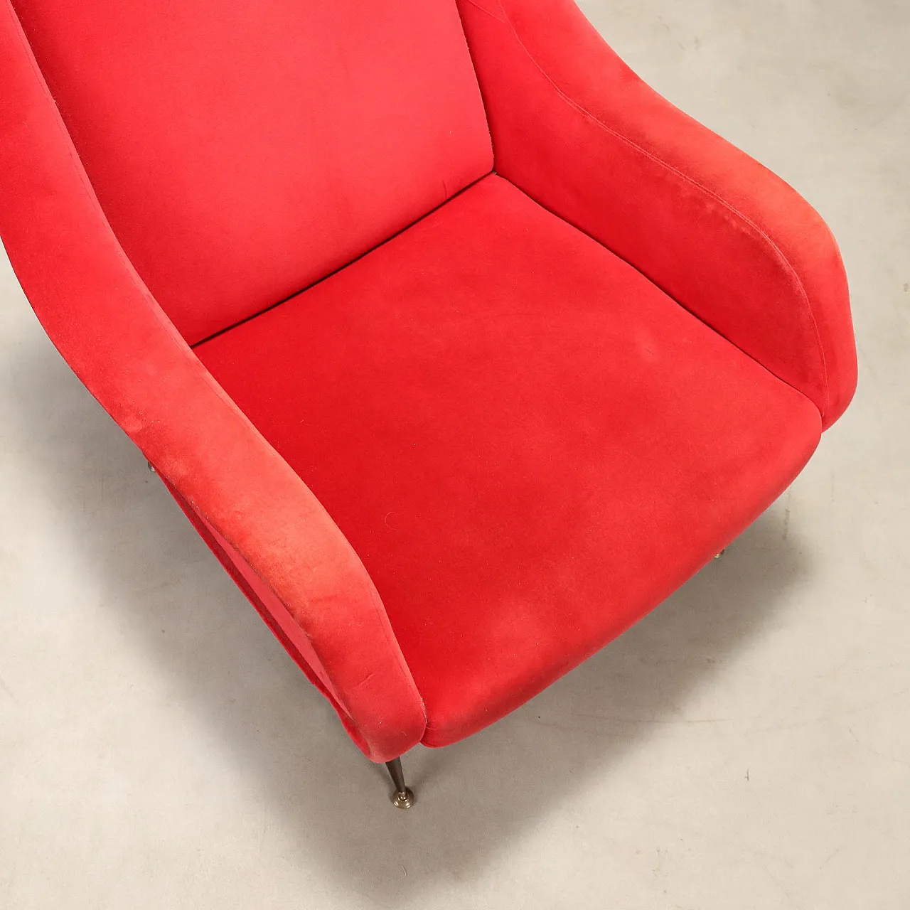 Poltrona in velluto rosso, anni '60 8
