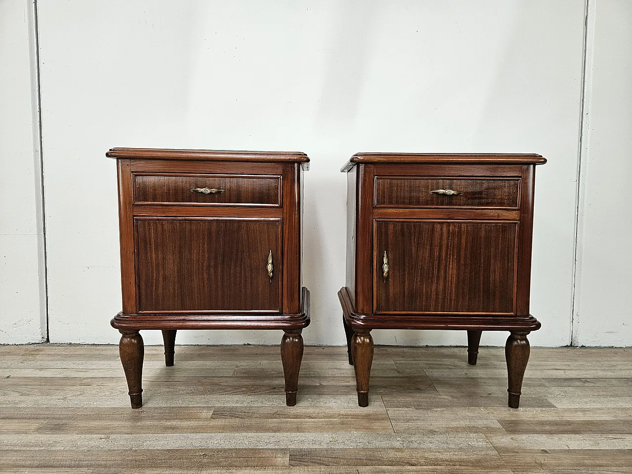Pair of Art Deco bedside tables with mirrored top, 1950s 2