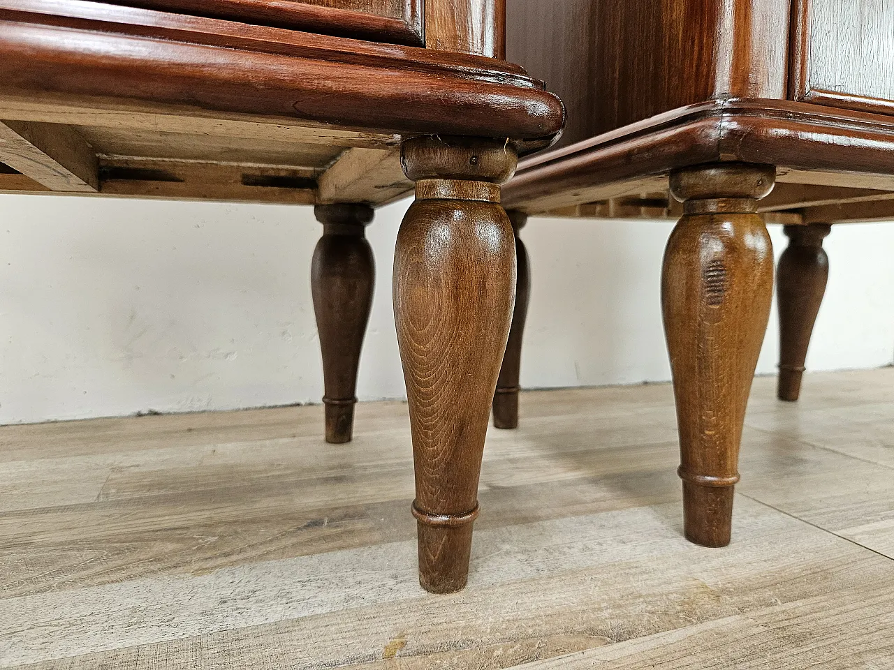 Pair of Art Deco bedside tables with mirrored top, 1950s 16