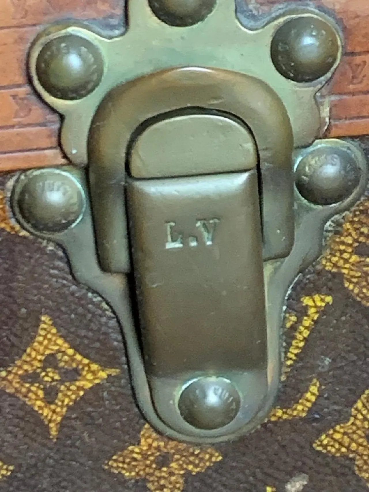 Trunk from Louis Vuitton, 1920s 10