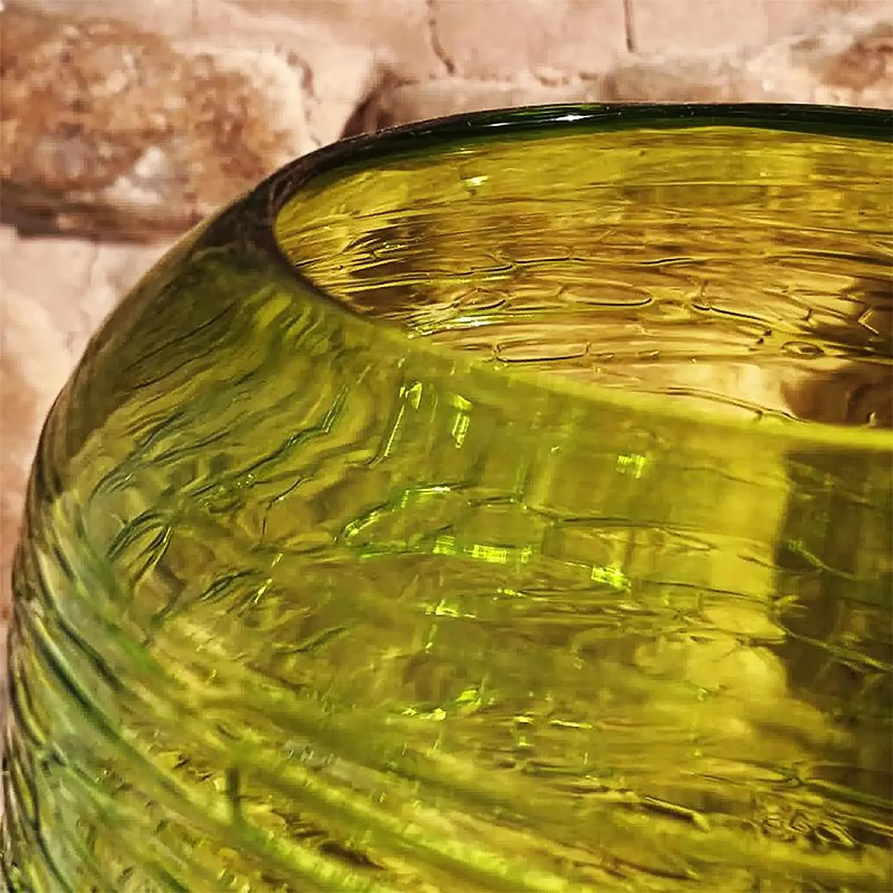 Green vase in hand worked in Murano glass, 1970s 4