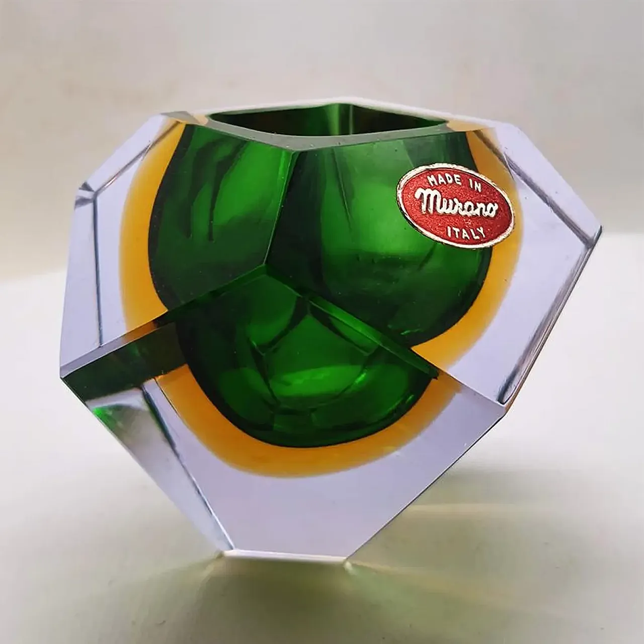Asymmetrical and particular multifaceted bowl in Murano Glass, 1960s 1