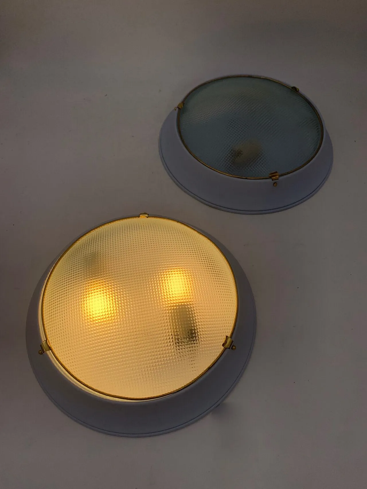 Coppia di plafoniere in vetro violaceo di Fontana Arte, anni '60 1