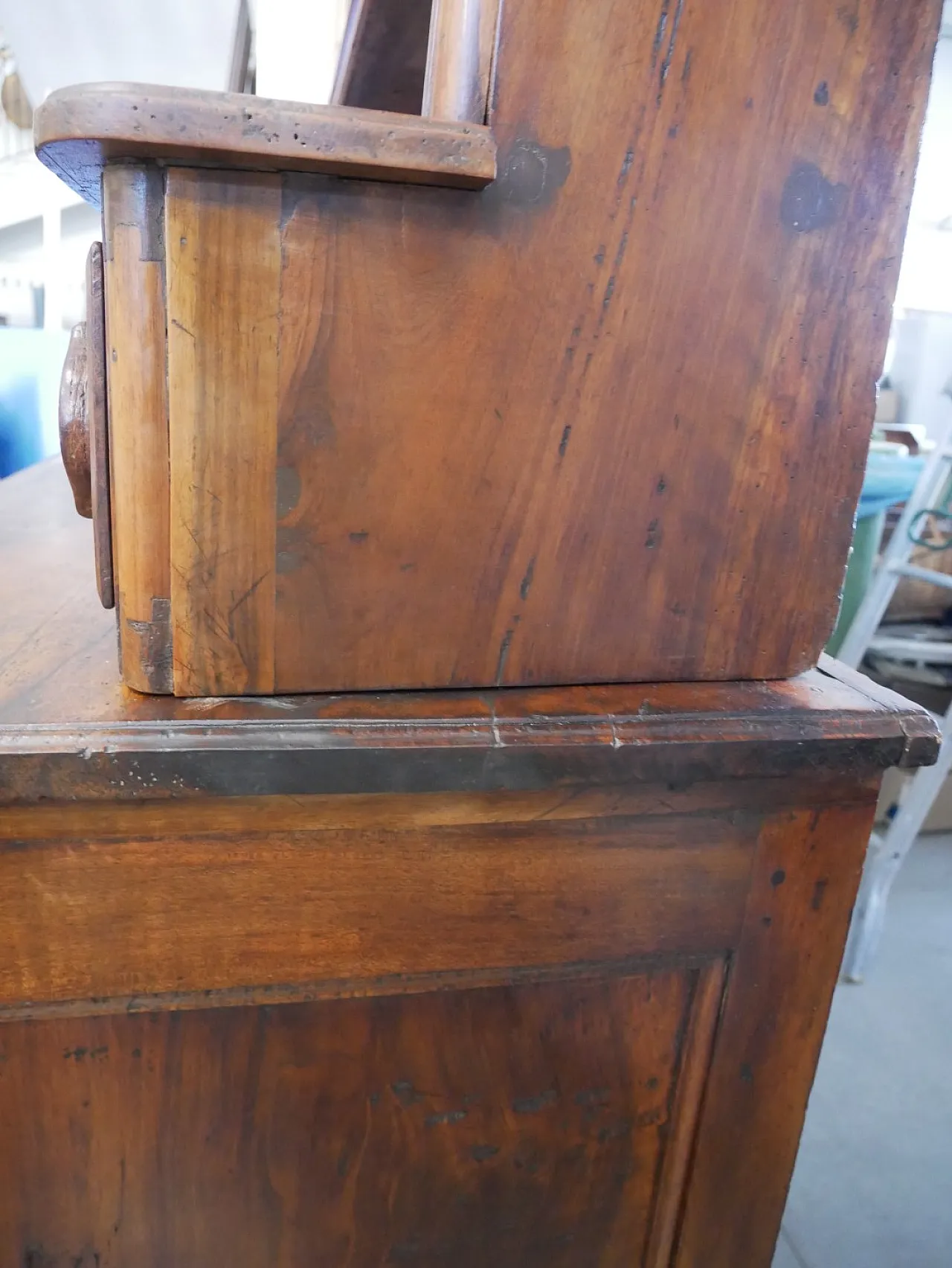 Piedmontese sideboard with plate rack, 19th century 11