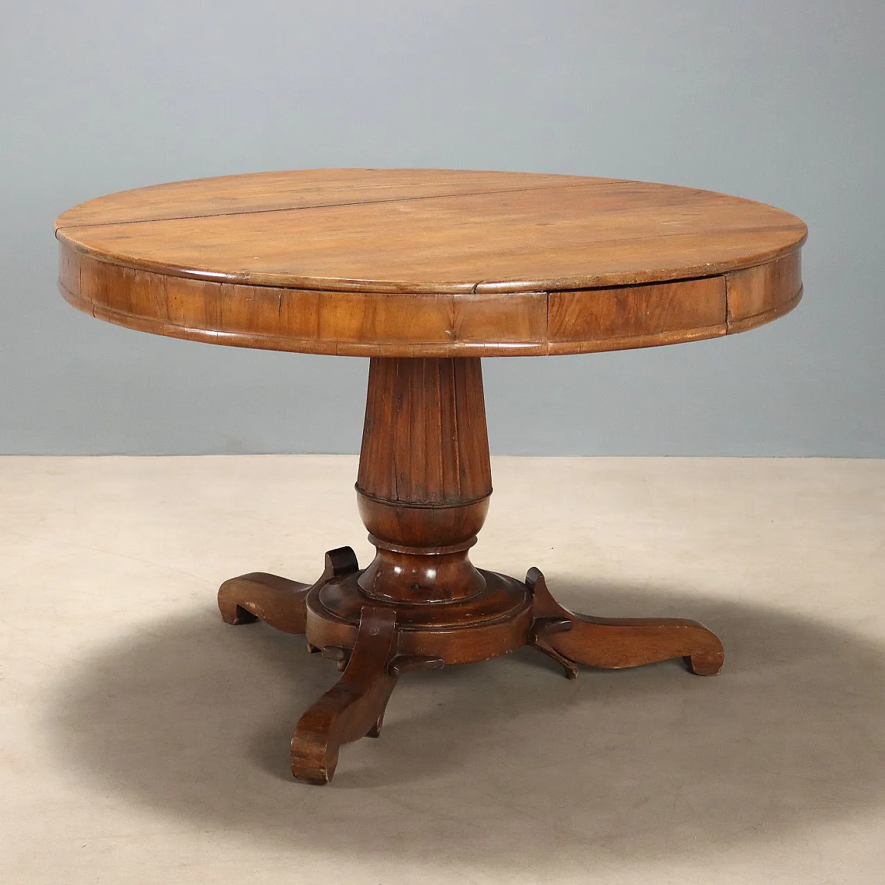 Round walnut table, 19th century 1