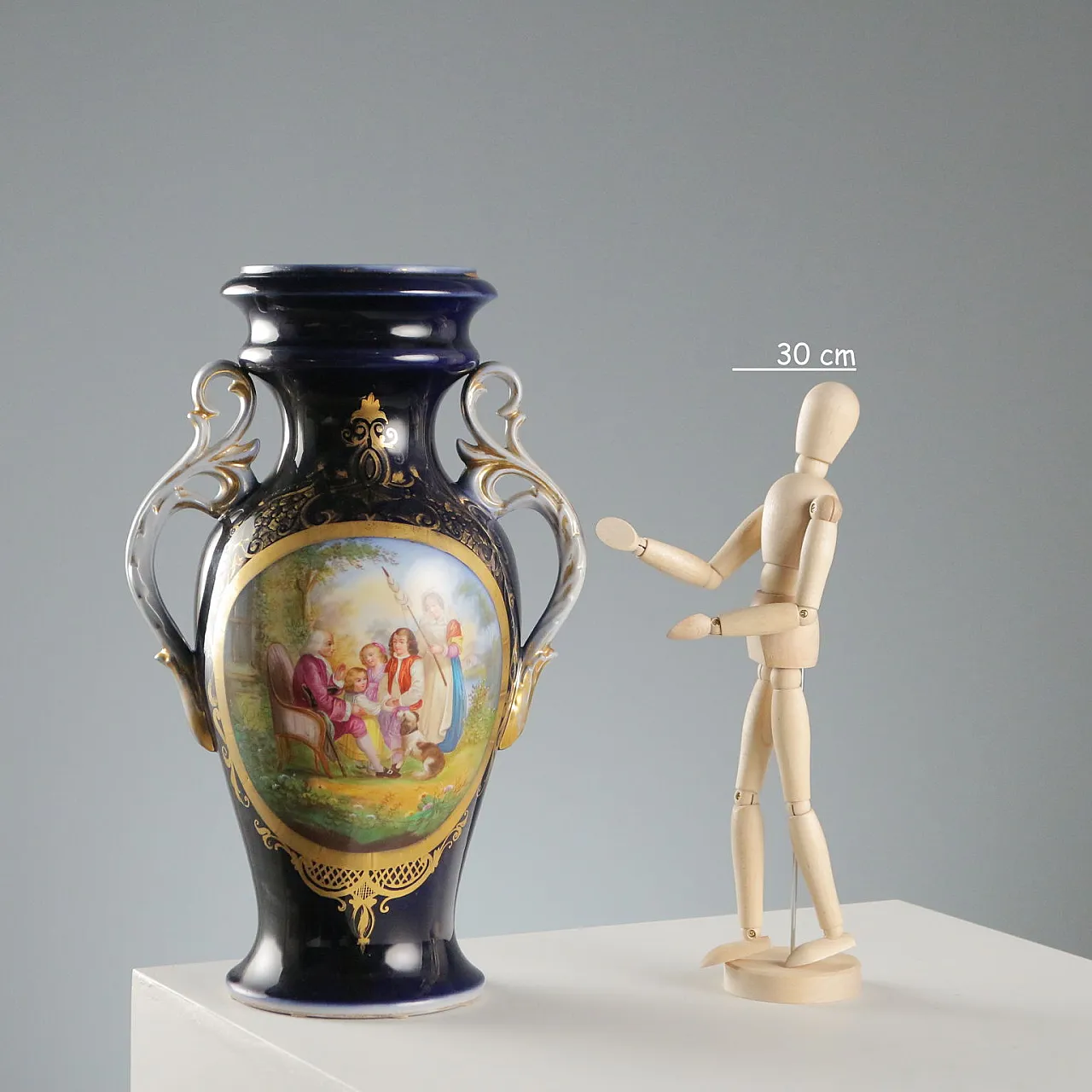 Porcelain vase with painting inside reserve, 20th century 2
