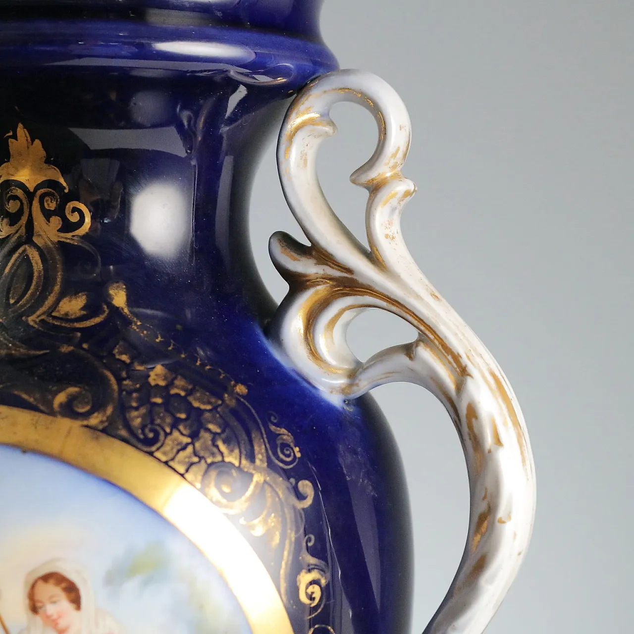 Porcelain vase with painting inside reserve, 20th century 5