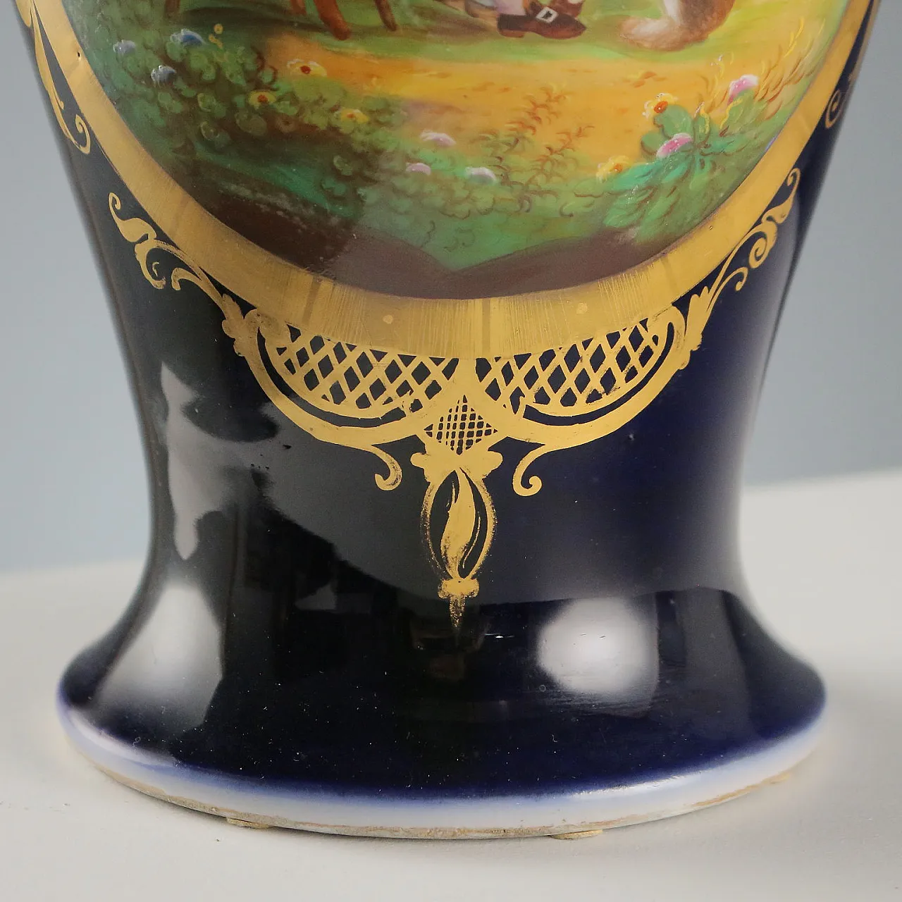 Porcelain vase with painting inside reserve, 20th century 7