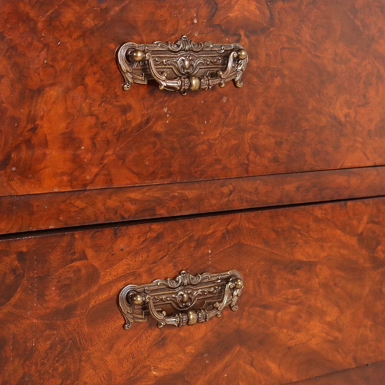 Carlo X chest of drawers in walnut and walnut root, 19th century 7