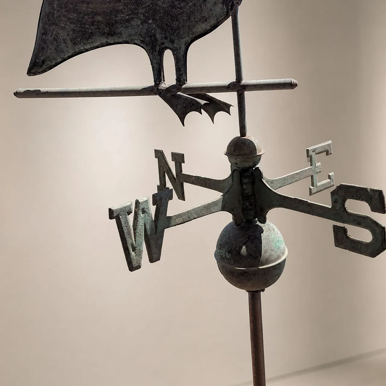 Italian wind vane from the early 1900s in copper with three-dimensional pelican 3