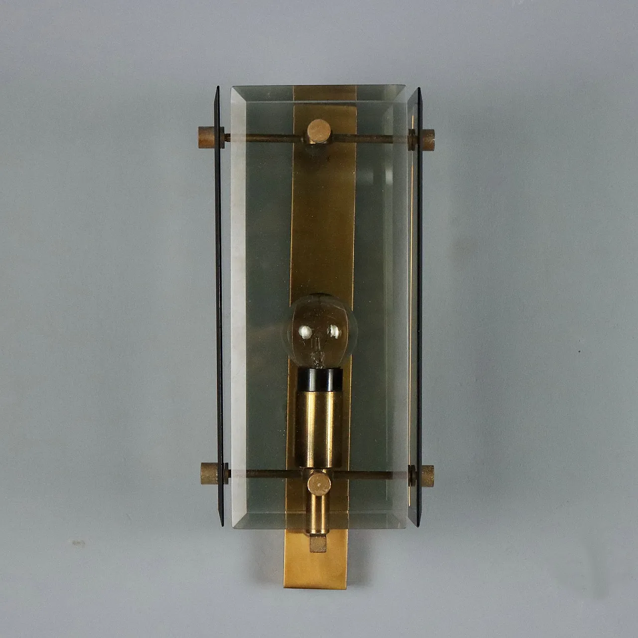 3 Wall lamps in brass and smoked glass, 1960s 5