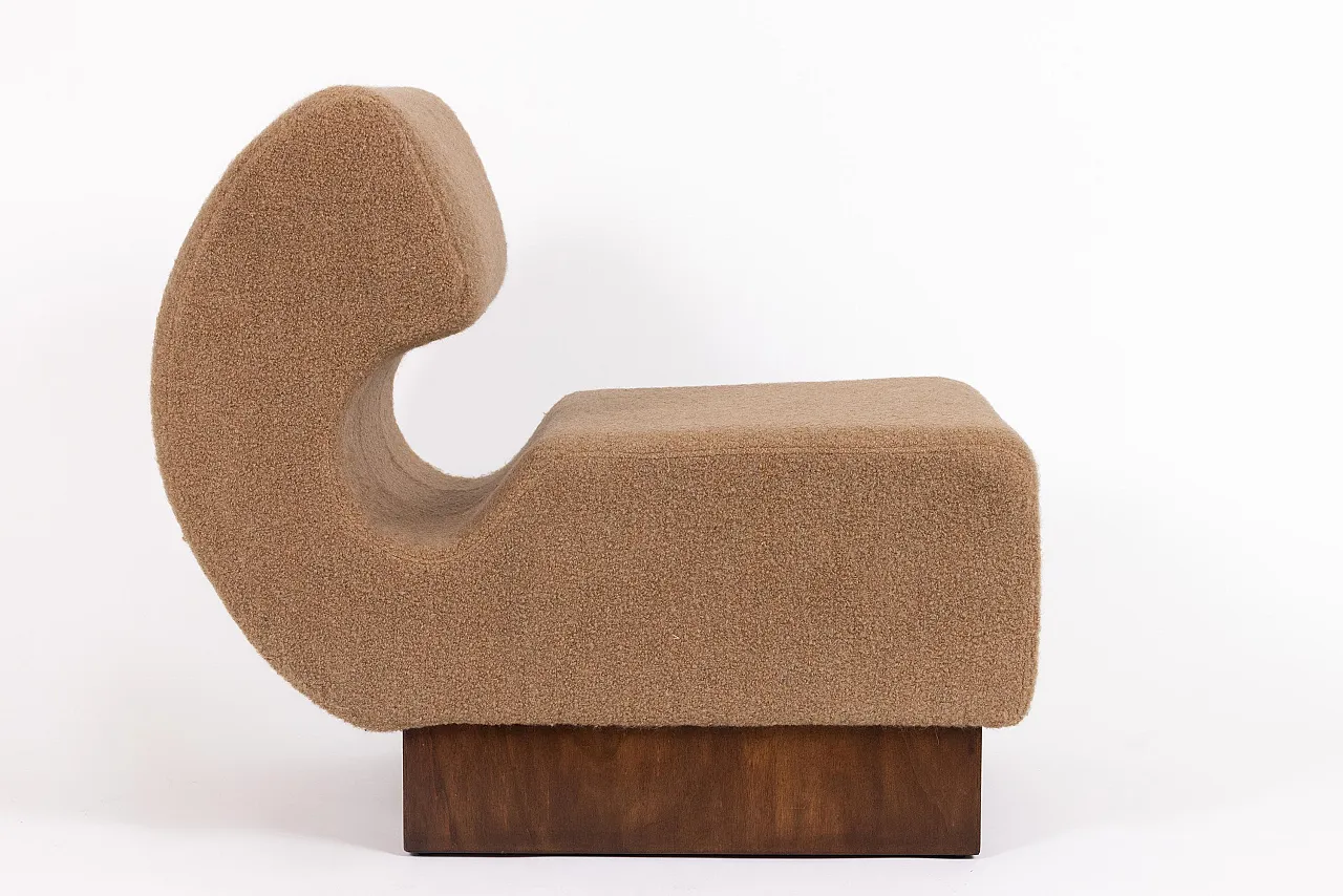 Sedia lounge in noce e bouclé di cachemire Schumacher, anni '70 2
