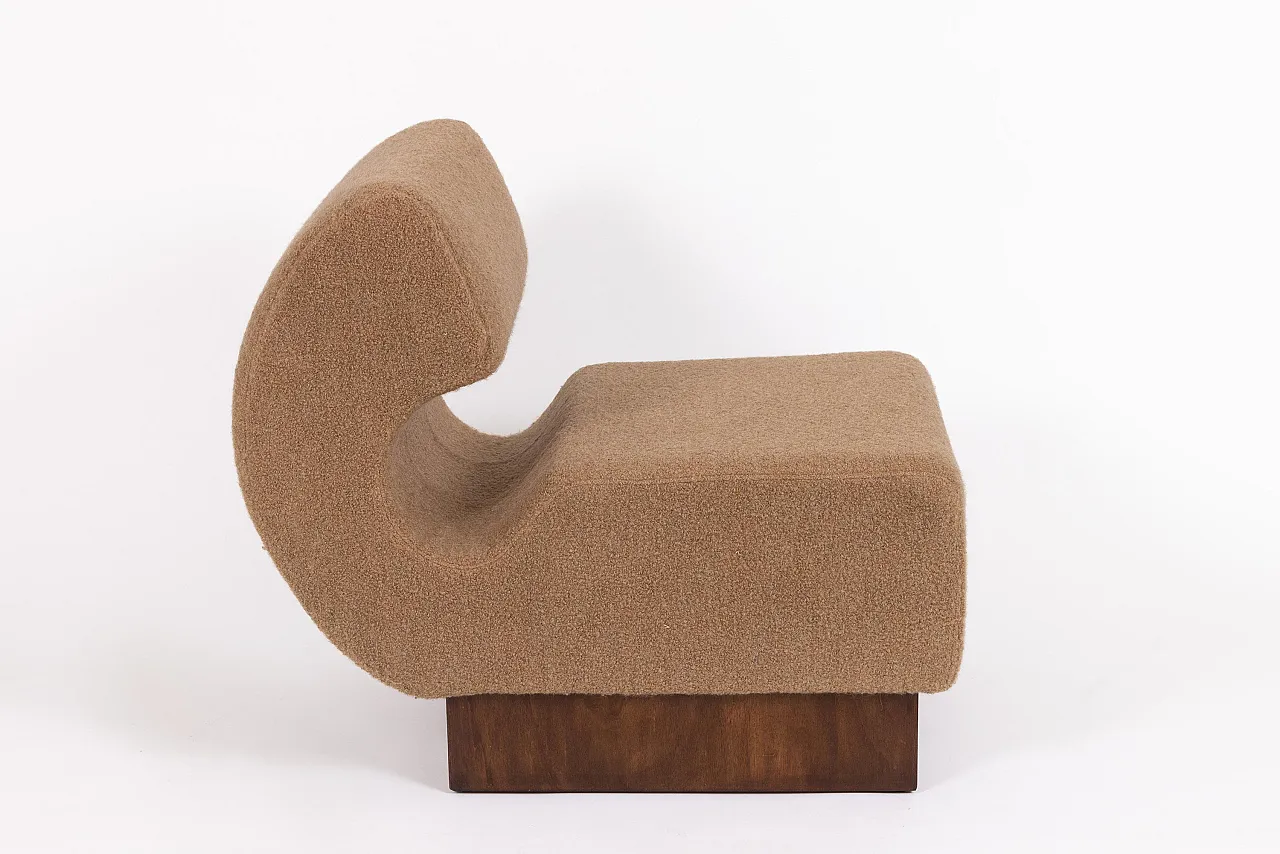Sedia lounge in noce e bouclé di cachemire Schumacher, anni '70 3