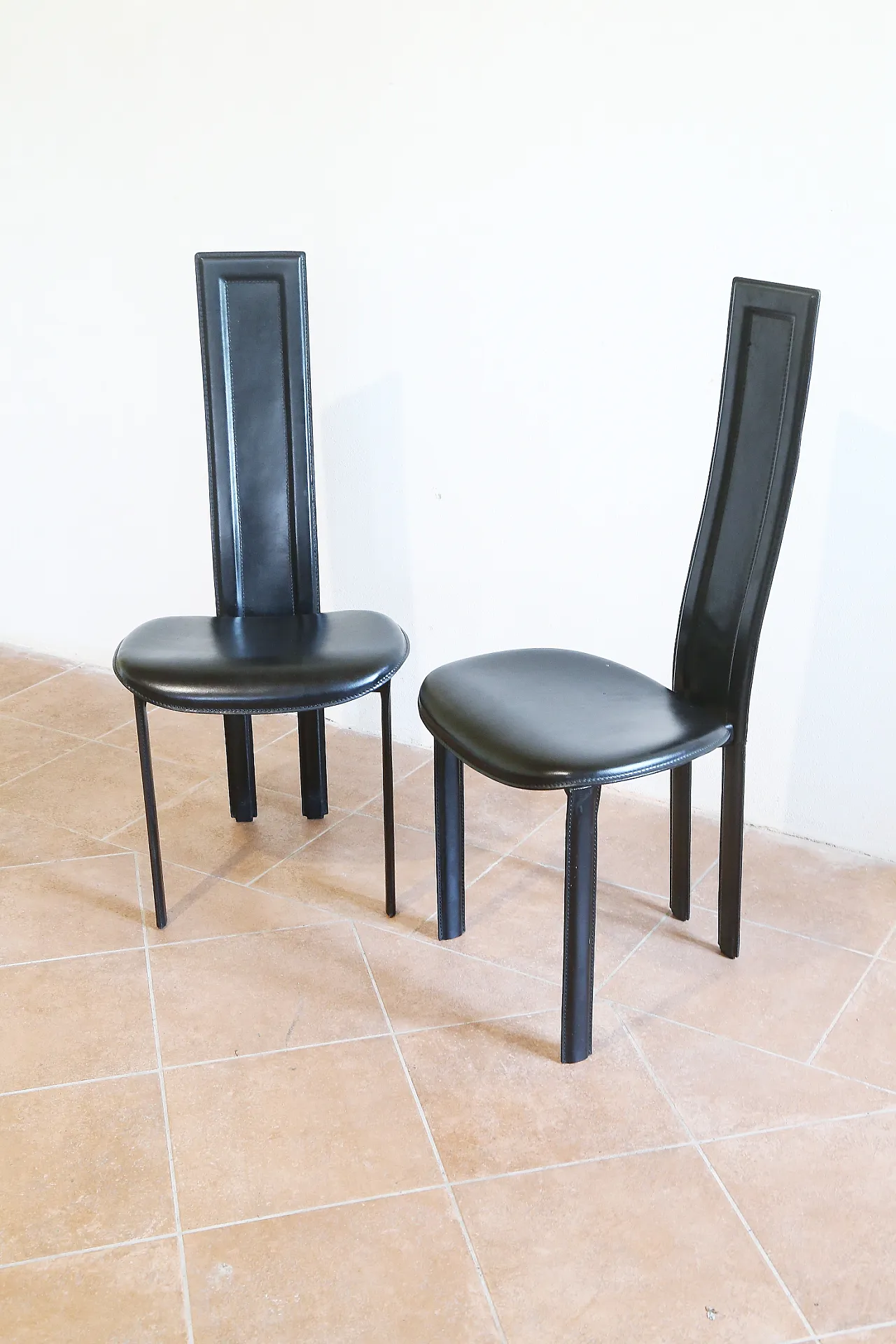 Pair of black leather Alice chairs by Giorgio Cattelan, 1980s 5