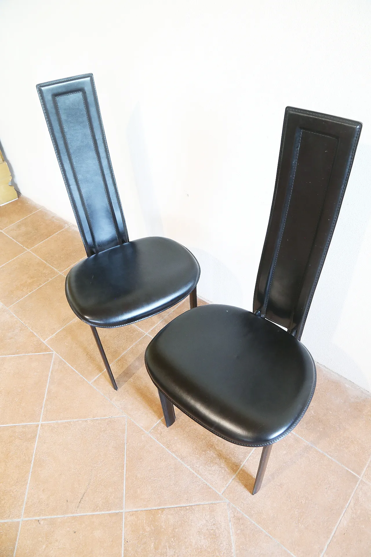 Pair of black leather Alice chairs by Giorgio Cattelan, 1980s 18