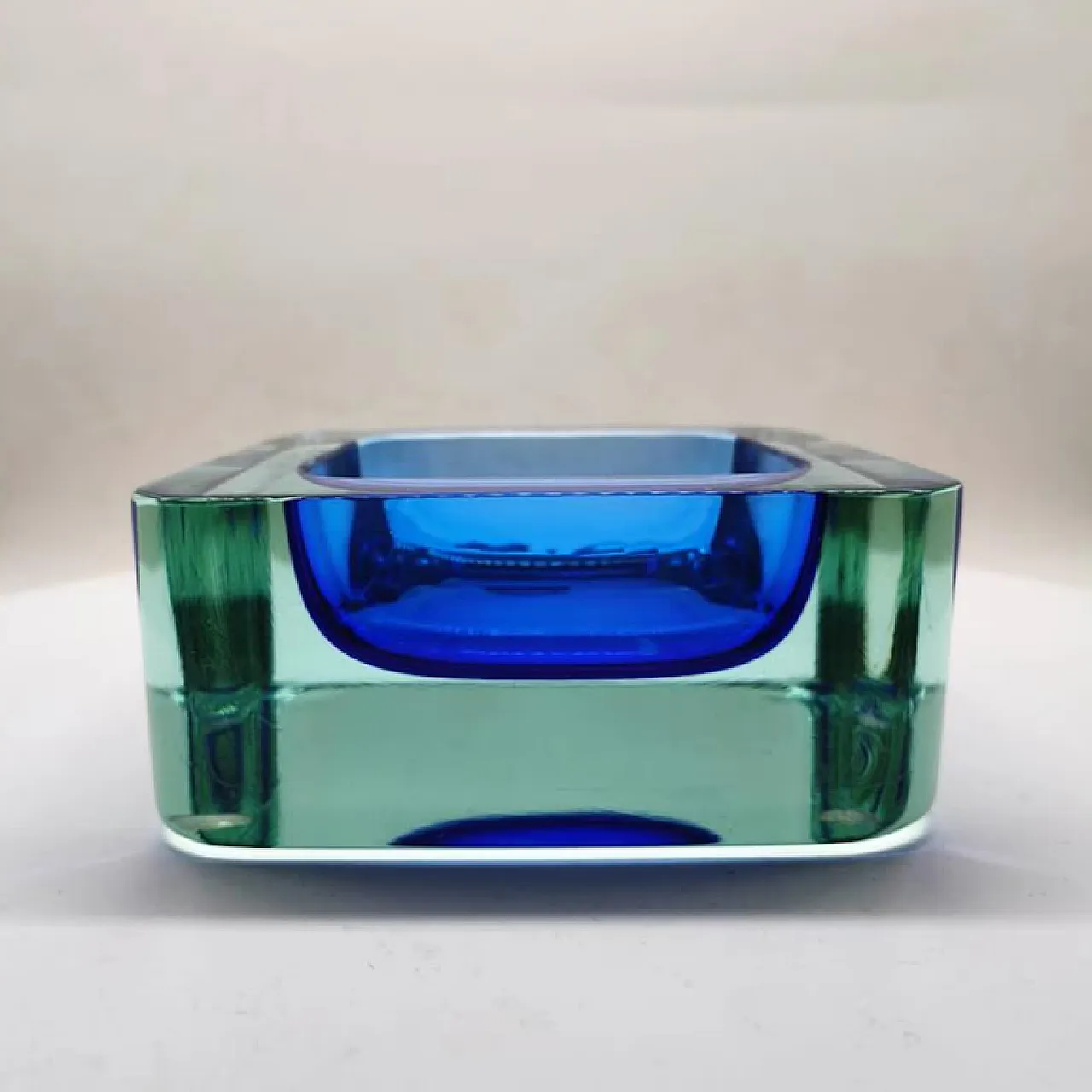 Square handcrafted astray in Murano glass, 1960s 1