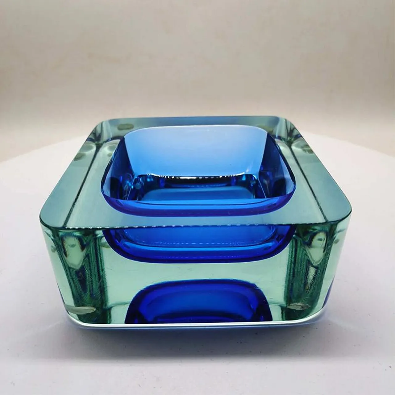Square handcrafted astray in Murano glass, 1960s 2