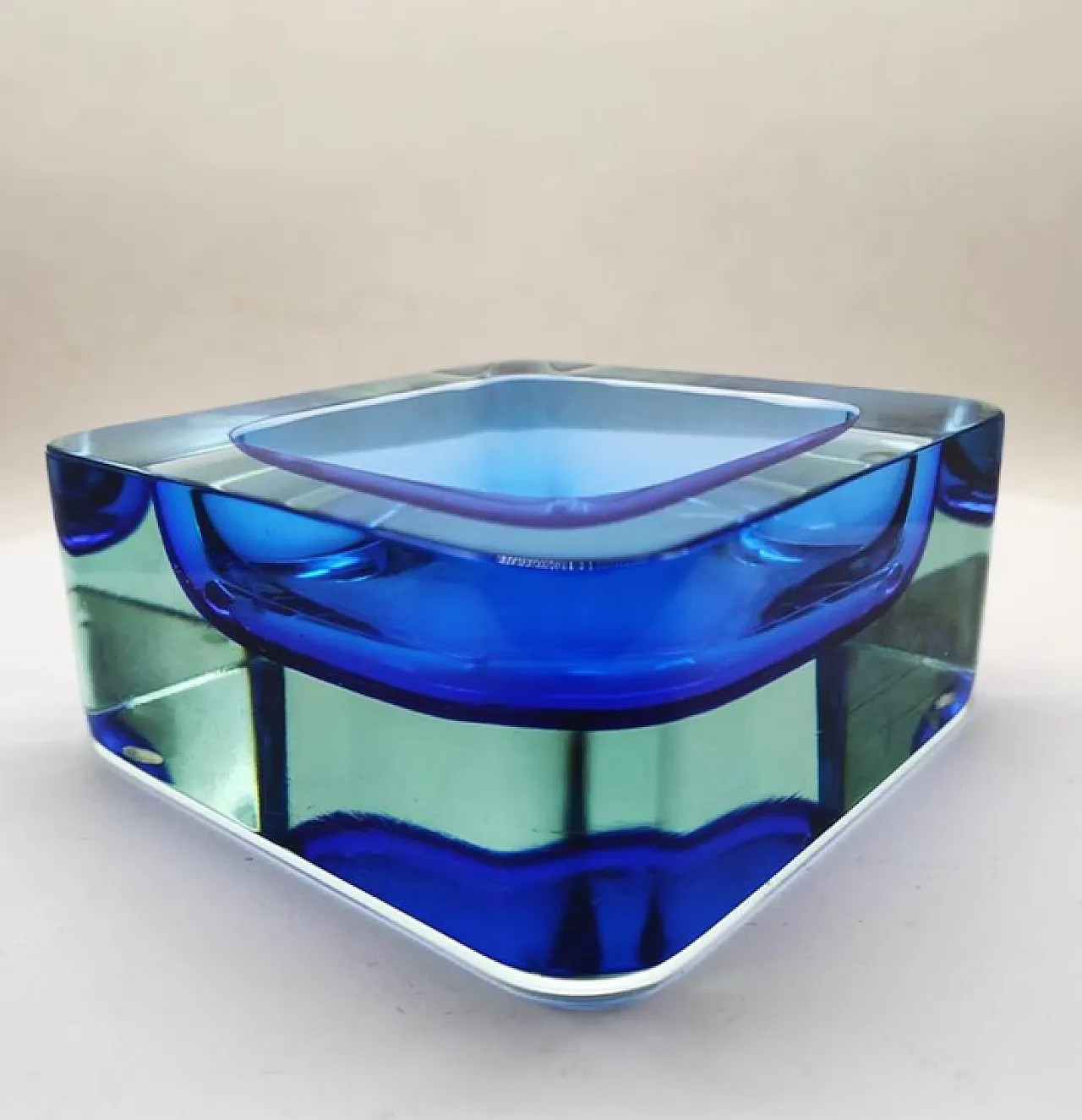 Square handcrafted astray in Murano glass, 1960s 3