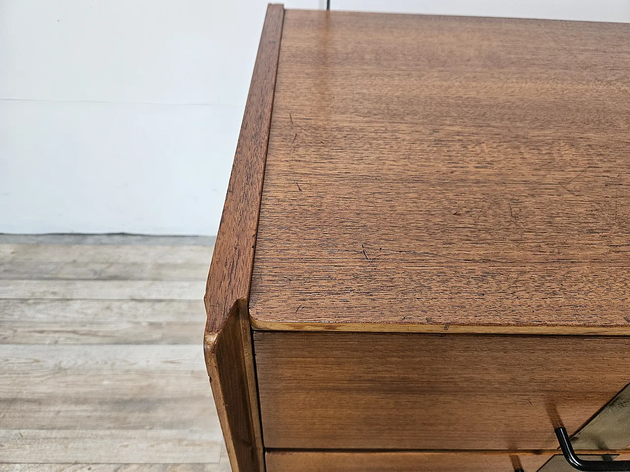 Chest of drawers in walnut with iron and brass details, 1960s 5