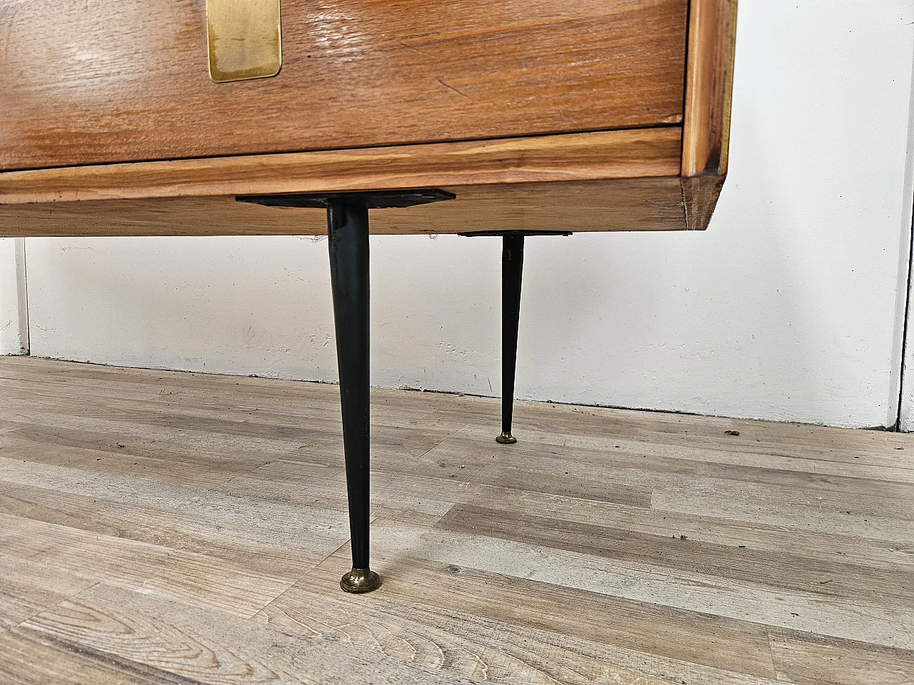 Chest of drawers in walnut with iron and brass details, 1960s 19