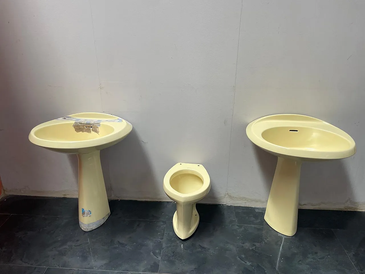 Yellow Ellisse washbasin by Ideal Standard, 1970s 10
