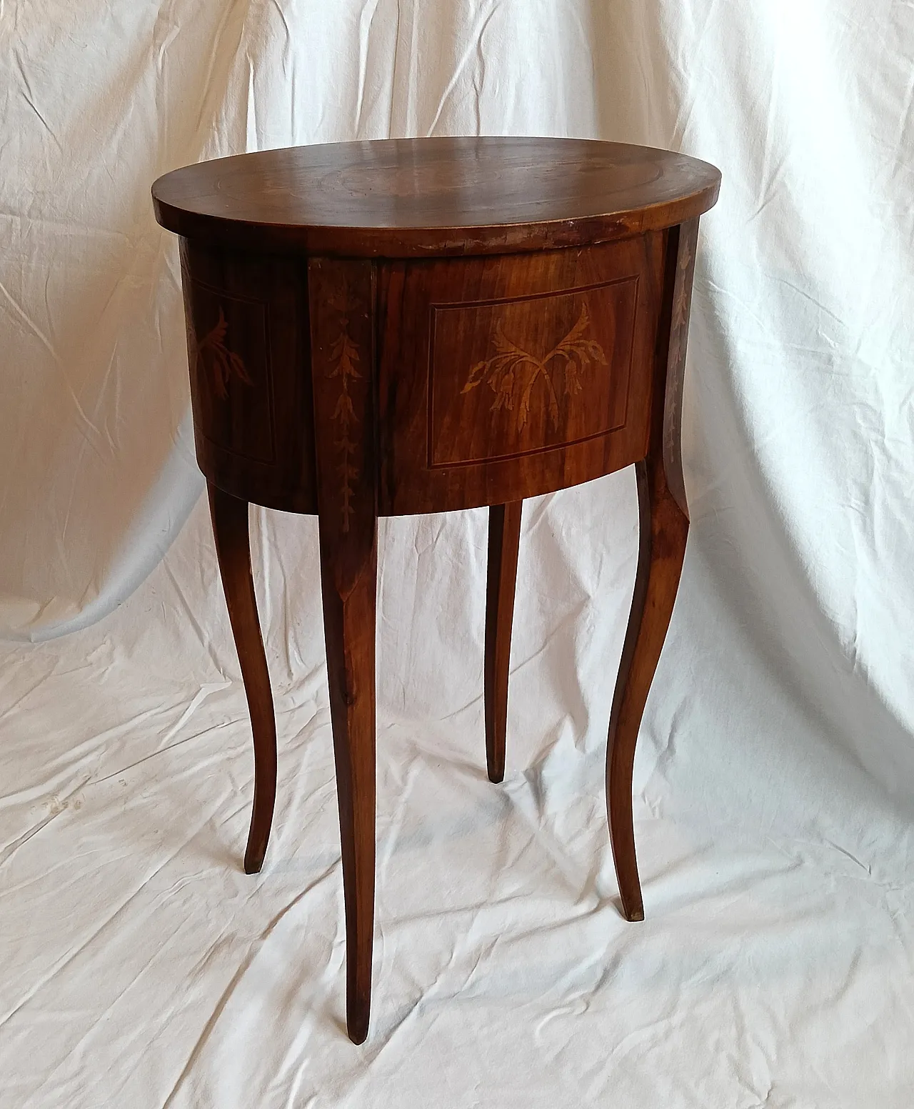 Pair of bedside tables in Neoclassical style, 1960s 14