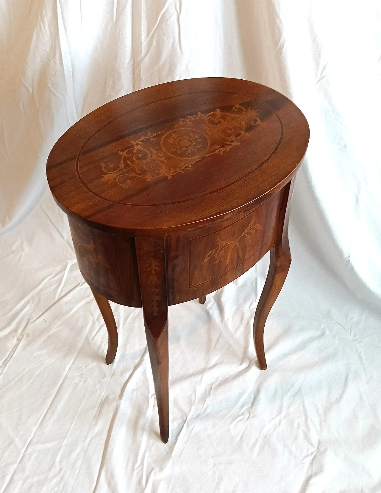 Pair of bedside tables in Neoclassical style, 1960s 15