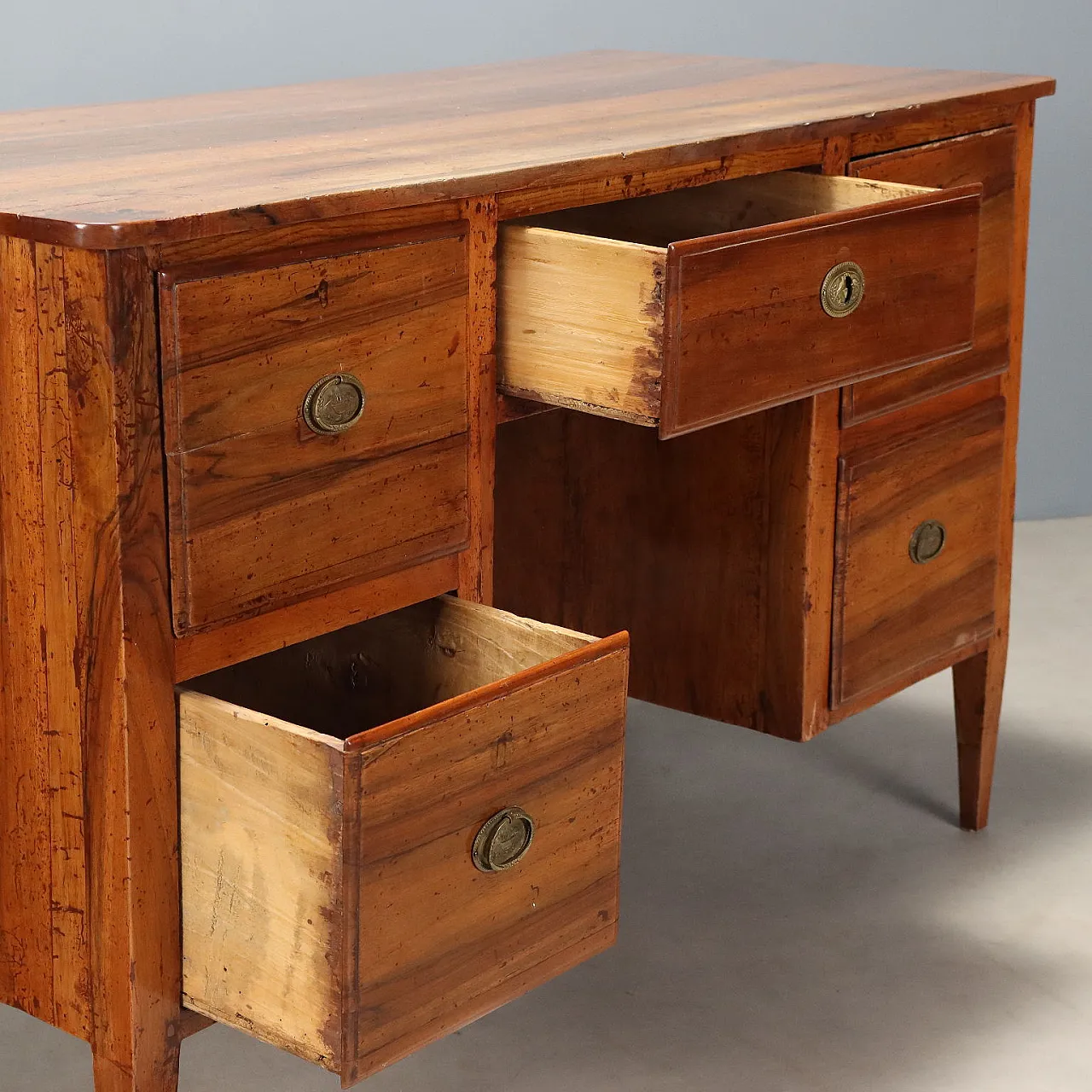 Directory desk in walnut, early 19th century 4