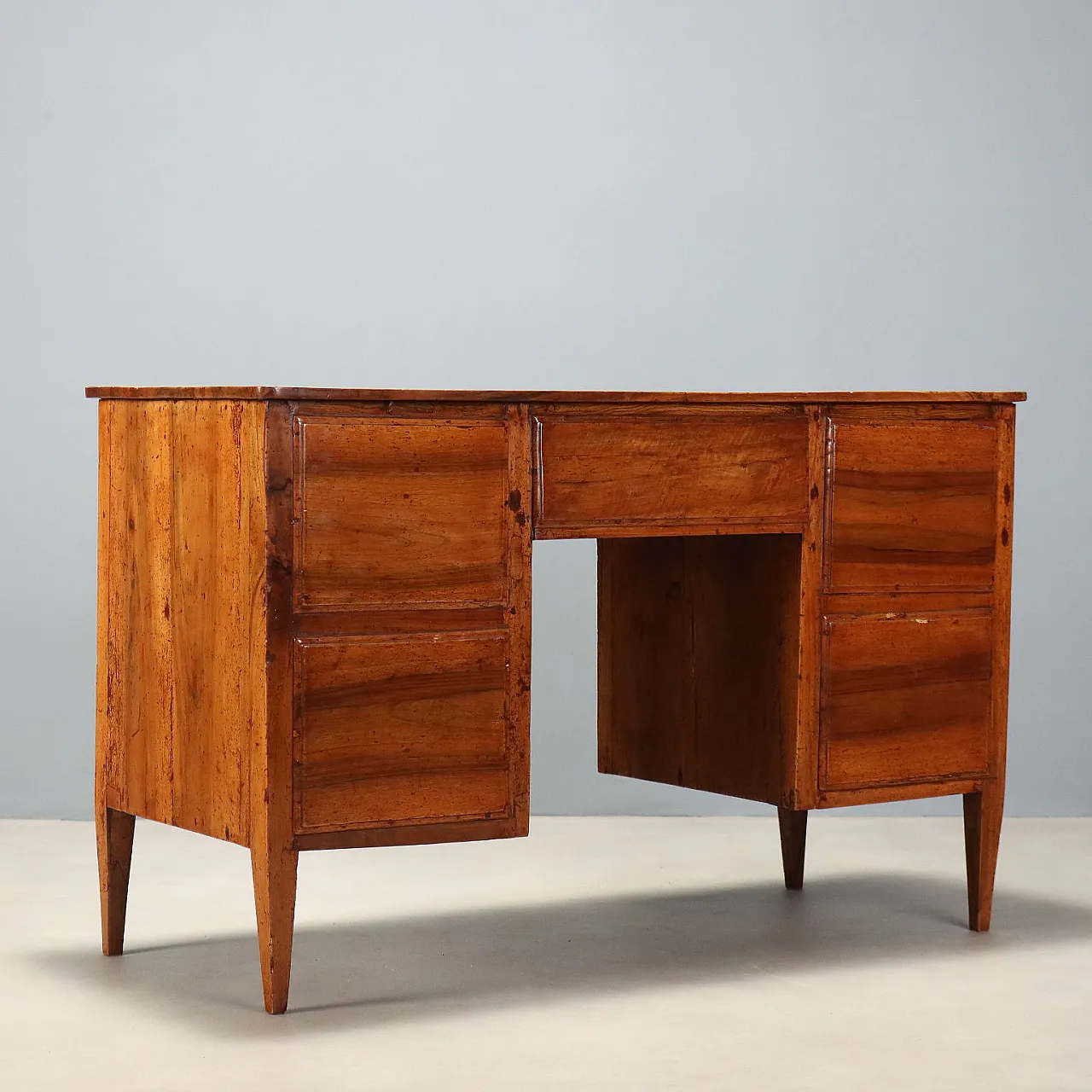 Directory desk in walnut, early 19th century 10