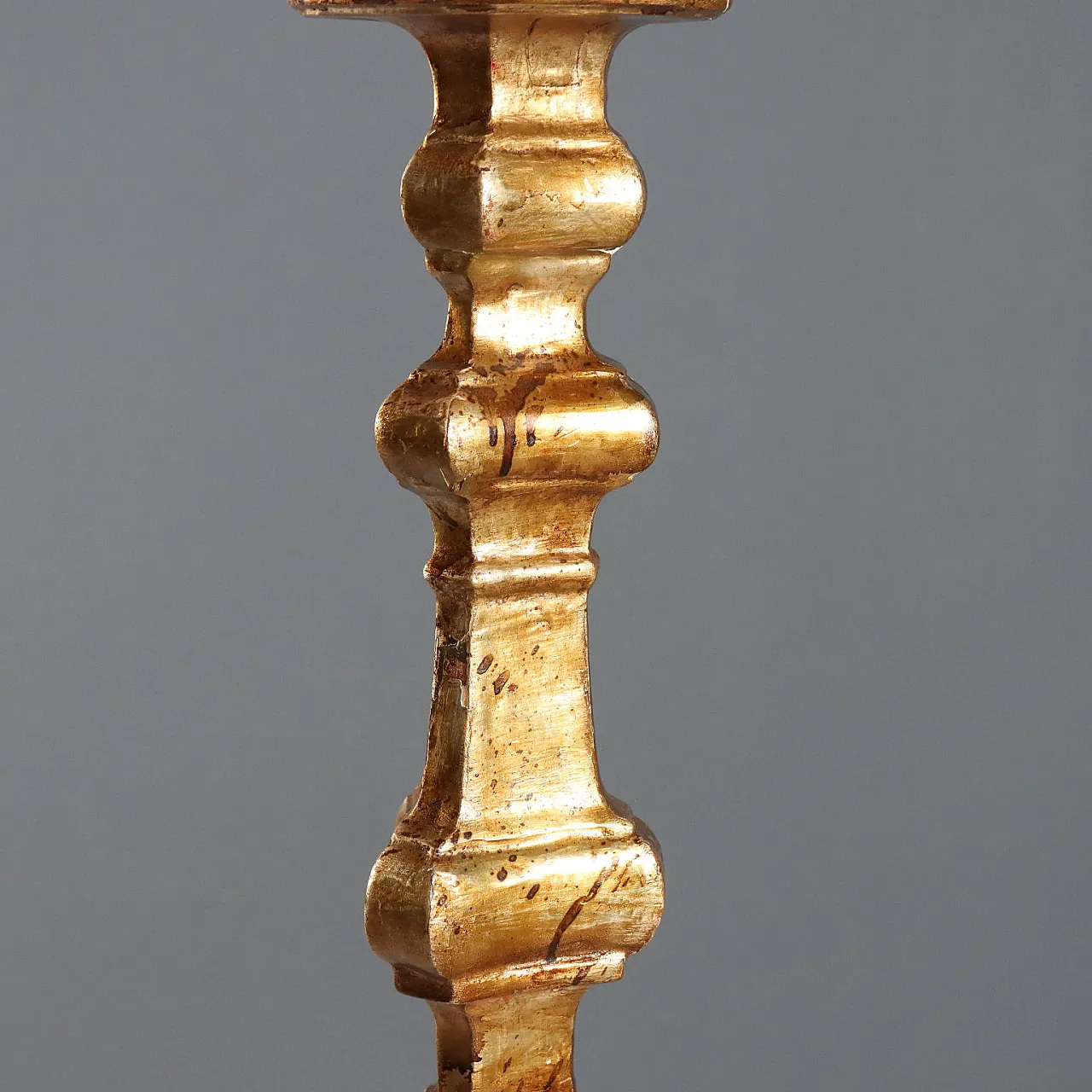 Carved and gilded wooden torch holders, 20th century 7