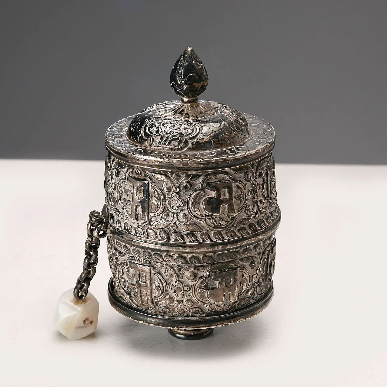 Silver prayer holder, 20th century 1