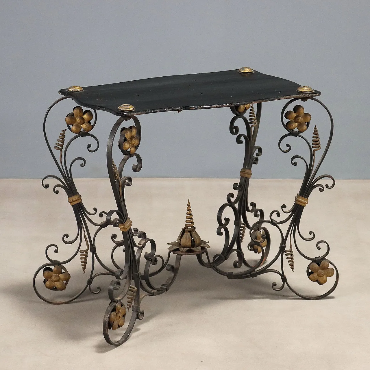 Tavolino da centro con piano in legno laccato, '800 1