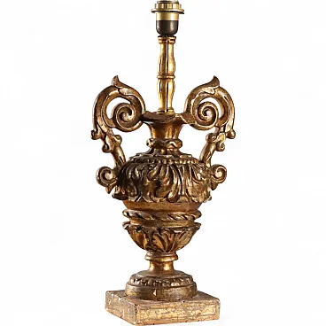 Vaso Neoclassico intagliato trasformato in lampada, 19th century