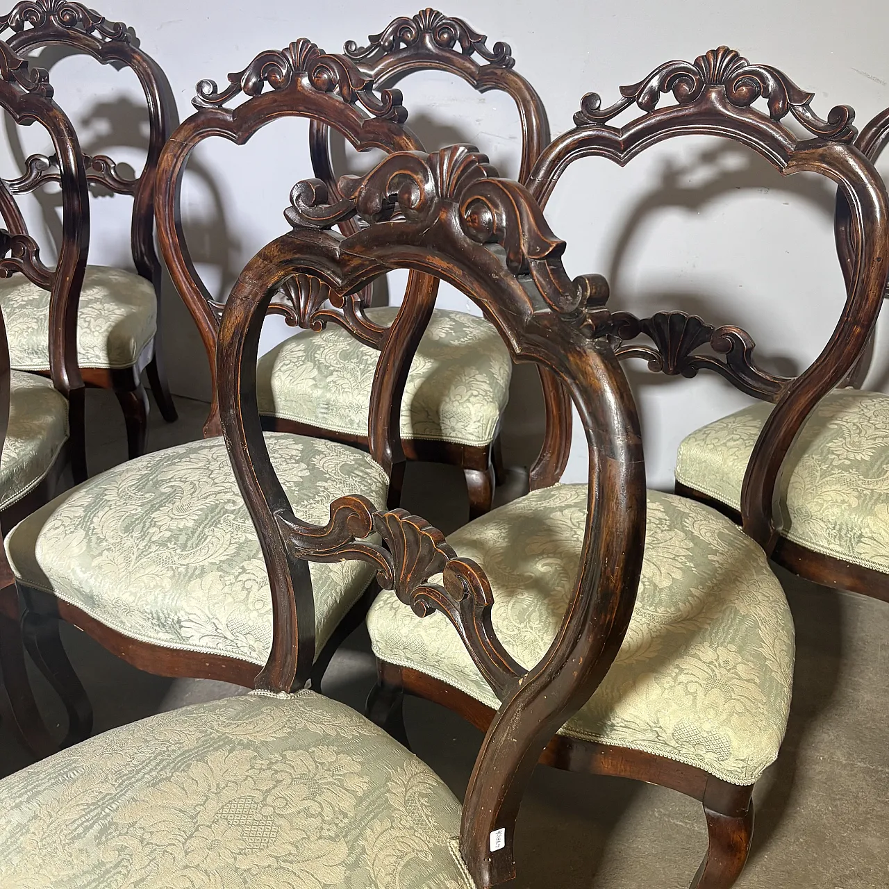 8 walnut Louis Philippe chairs, 1860s 1