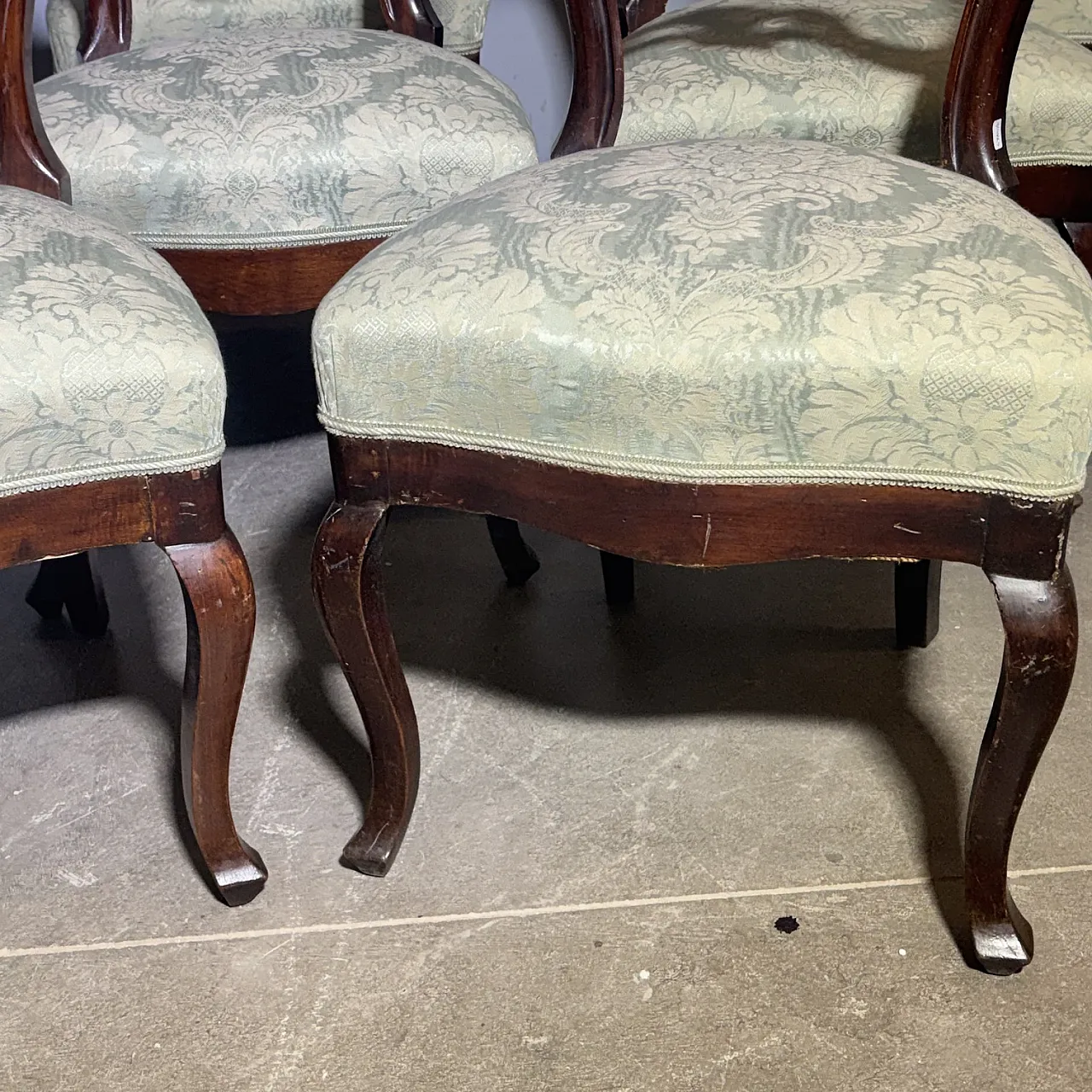 8 walnut Louis Philippe chairs, 1860s 8