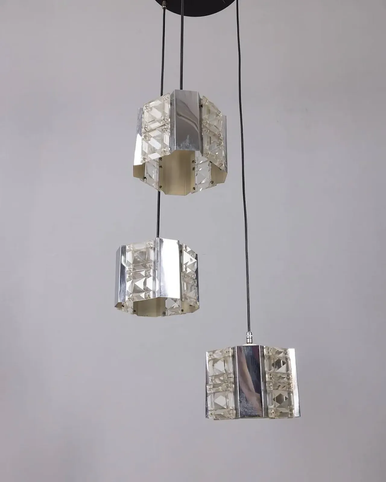 Lampada a sospensione in metallo e cristallo, anni '70 8