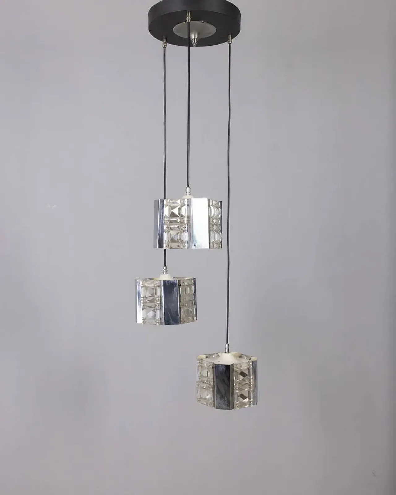 Lampada a sospensione in metallo e cristallo, anni '70 12