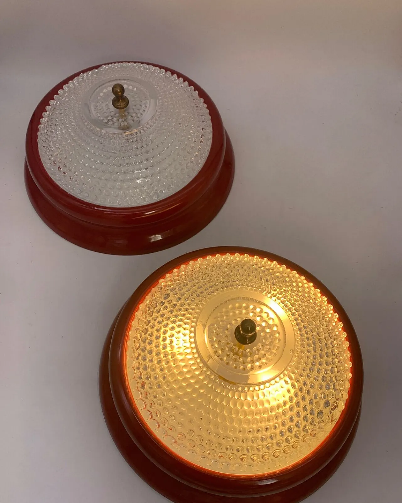 Coppia di appliques in metallo e vetro, anni '60 1