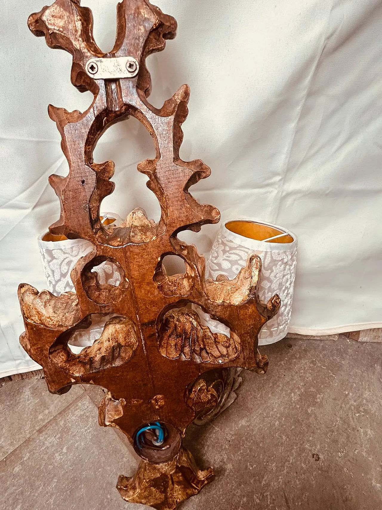 9 Applique da Parete a Due Luci in Legno Dorato, anni '70 12