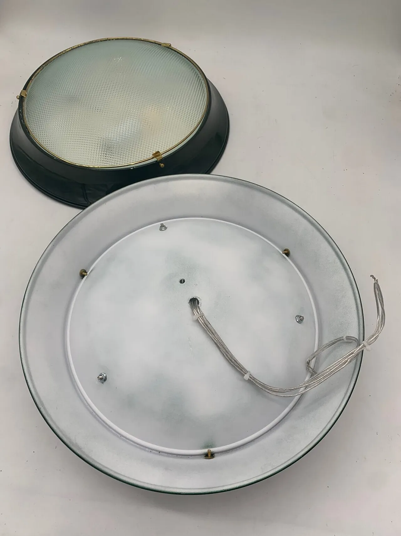 Pair of sconces attributed to Fontana Arte, 1960s 4