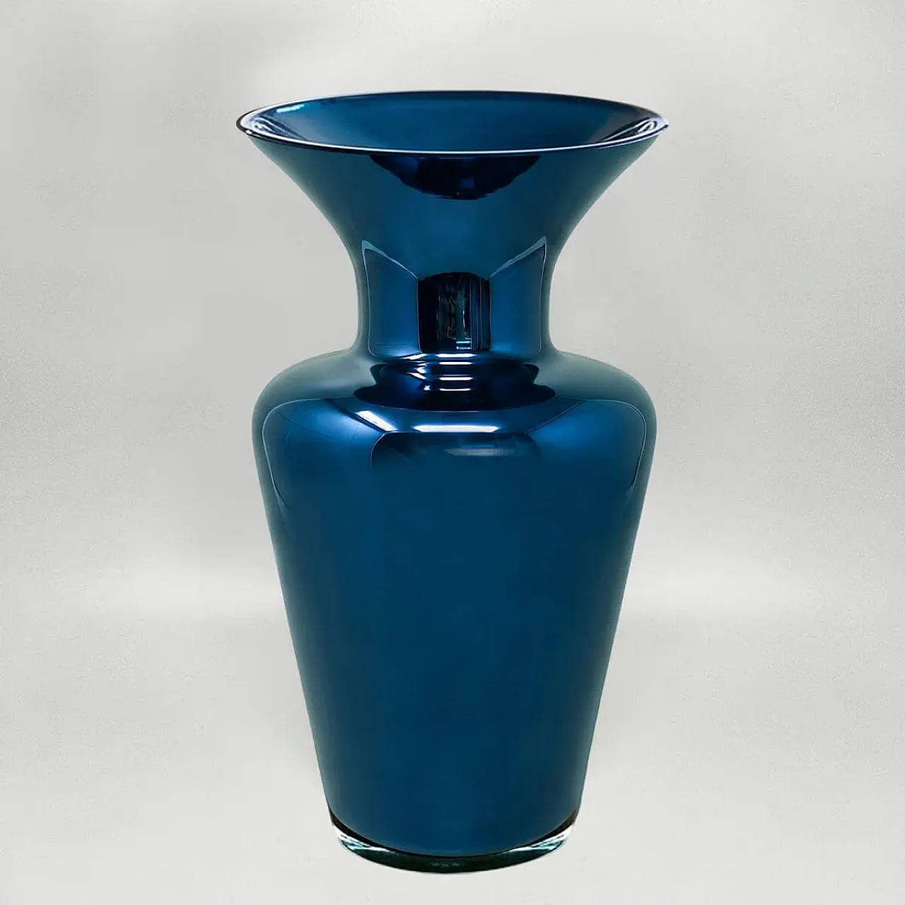 Vaso blu in vetro soffiato di Murano del Maestro del Vetro, anni '70 1