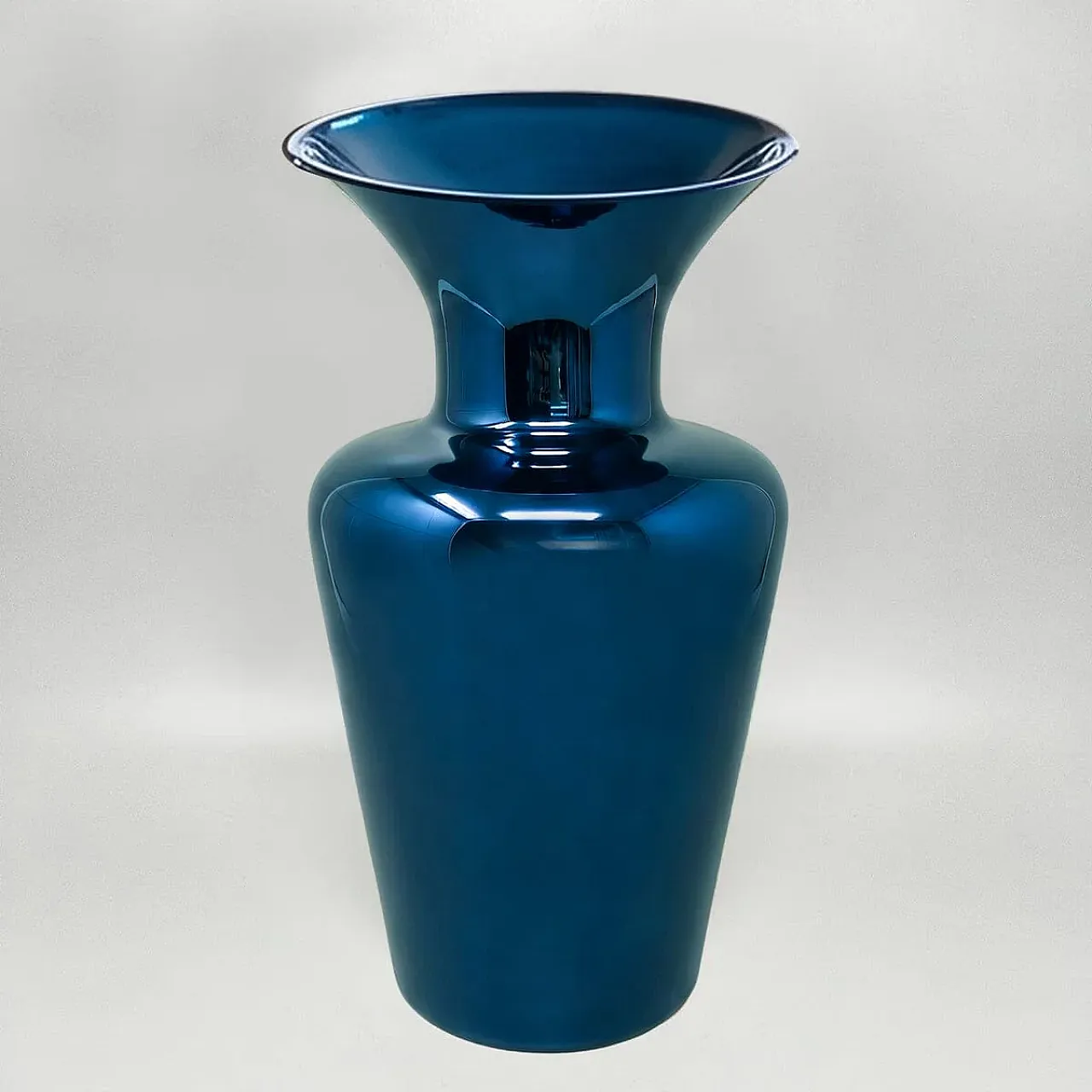 Vaso blu in vetro soffiato di Murano del Maestro del Vetro, anni '70 3