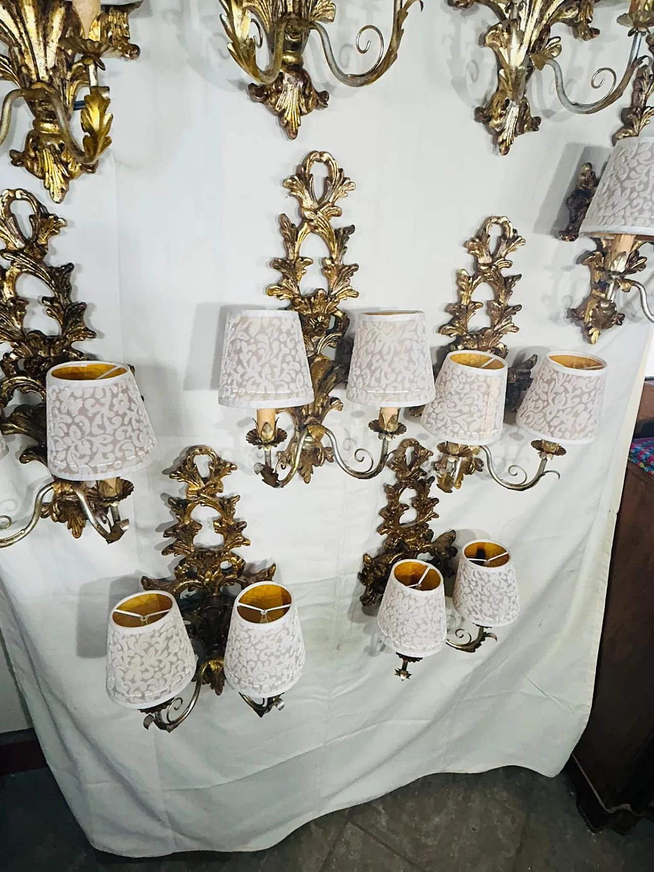 9 Applique da Parete a Due Luci in Legno Dorato, anni '70 16