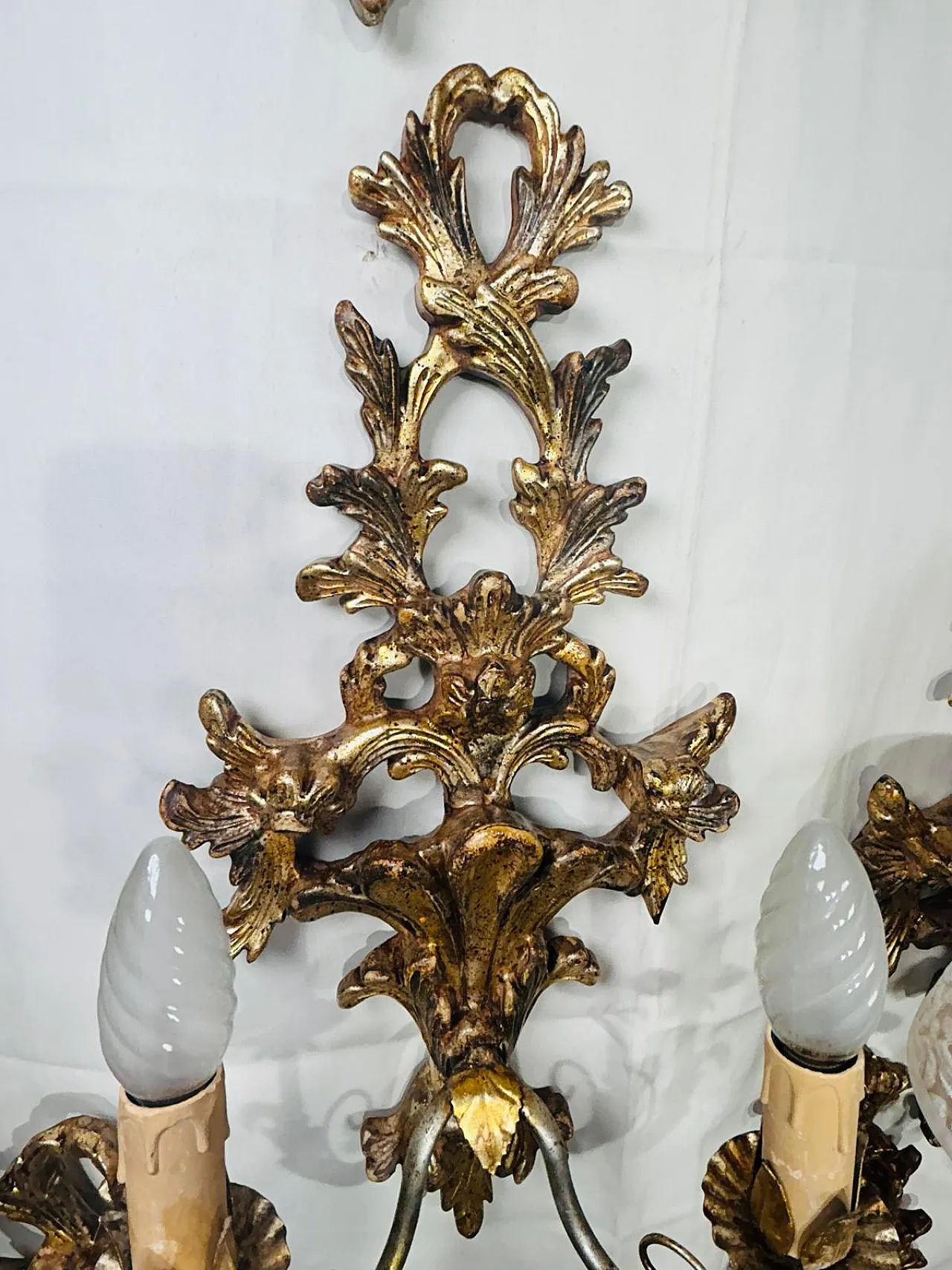 9 Applique da Parete a Due Luci in Legno Dorato, anni '70 18